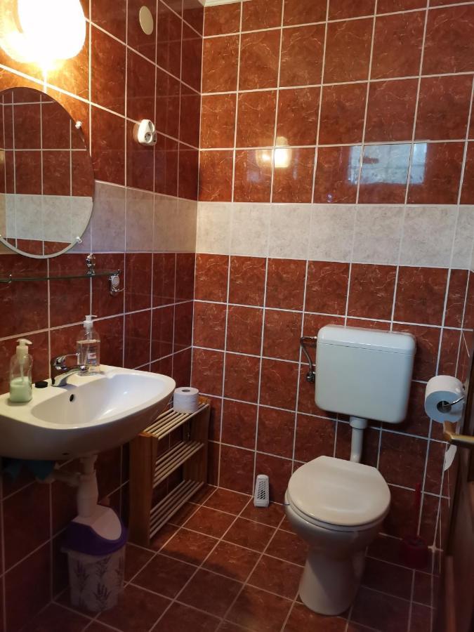 Rózsa Apartman Gyula Exterior foto